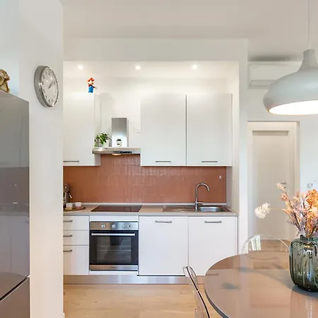 New Collection - Apartment Suite With Terrace - Isola District Near Metro-3